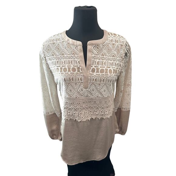 CHICO’S Taupe Neutral Textured Lace Overlay Long Sleeve Top | Size 0 Small - Picture 3 of 8